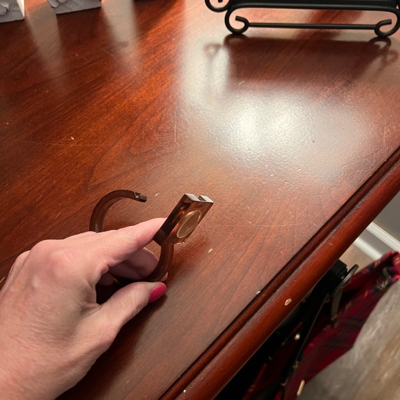 Auth Vintage Gucci Plexi Bangle Watch - Unique Rare Find - Picture 5 of 10